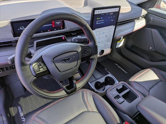 2025 Ford Mustang Mach-E Premium photo 3