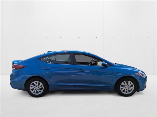 2017 Hyundai Elantra SE photo 2