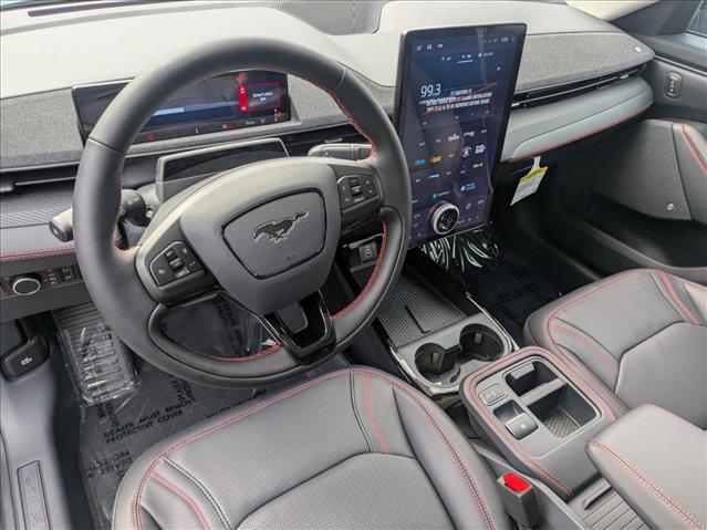 2025 Ford Mustang Mach-E Premium photo 3