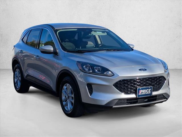 2020 Ford Escape SE photo 3