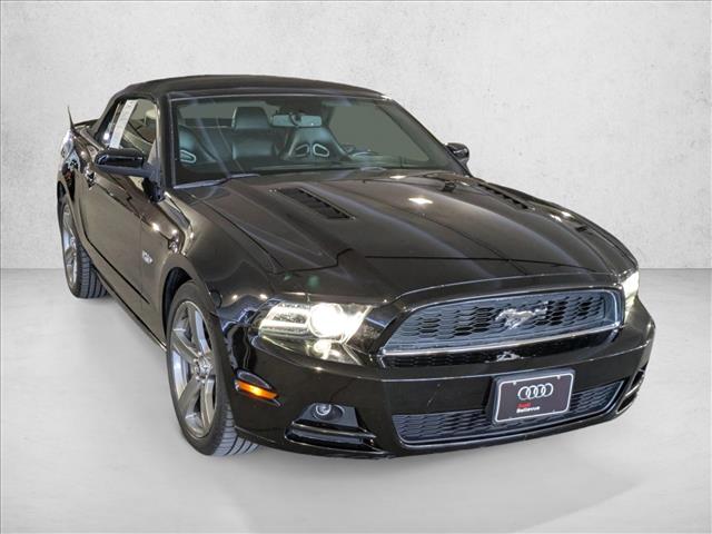 2013 Ford Mustang GT Premium Convertible photo 3