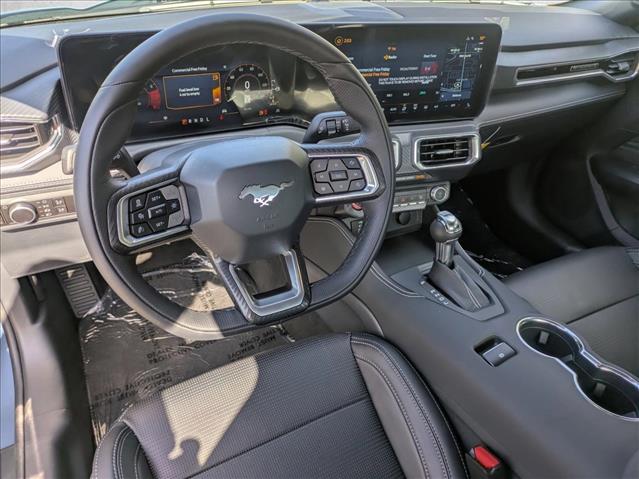 2025 Ford Mustang EcoBoost Premium photo 3