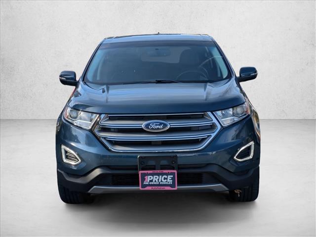 2016 Ford Edge Titanium photo 2