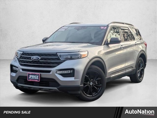 2023 Ford Explorer XLT's photo