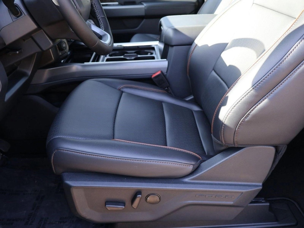 New 2025 Ford F-250 LARIAT Truck Crew Cab