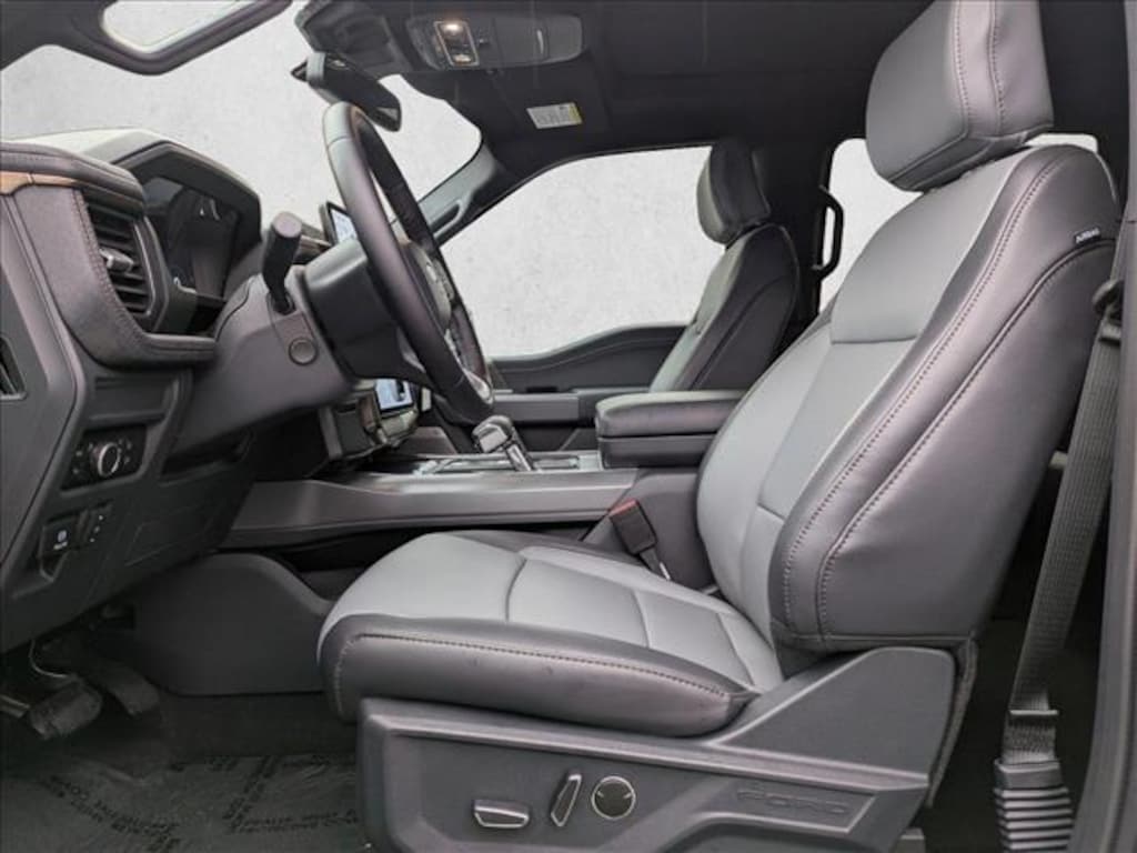 New 2025 Ford F-150 Lightning LARIAT Truck SuperCrew Cab