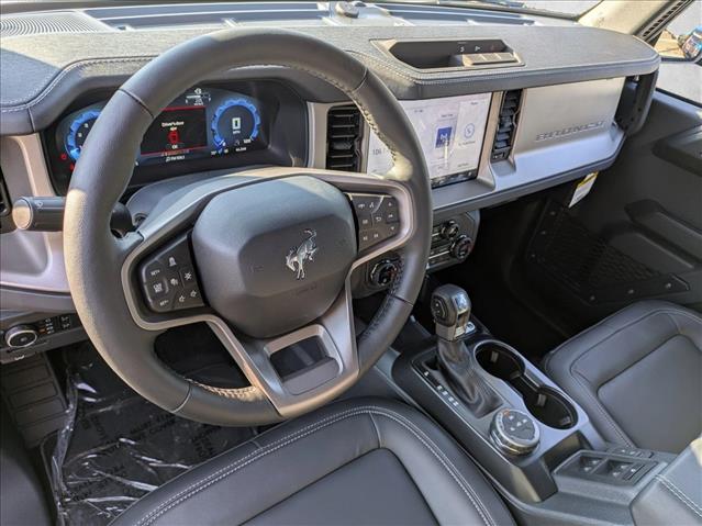 2025 Ford Bronco Outer Banks photo 3