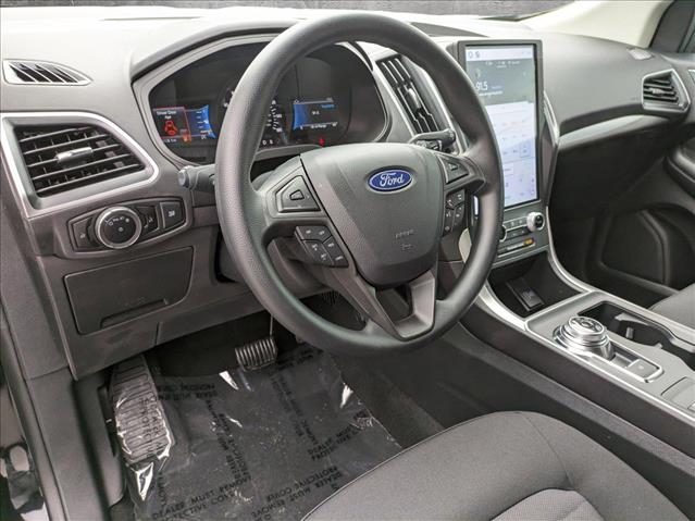 2024 Ford Edge SE photo 3