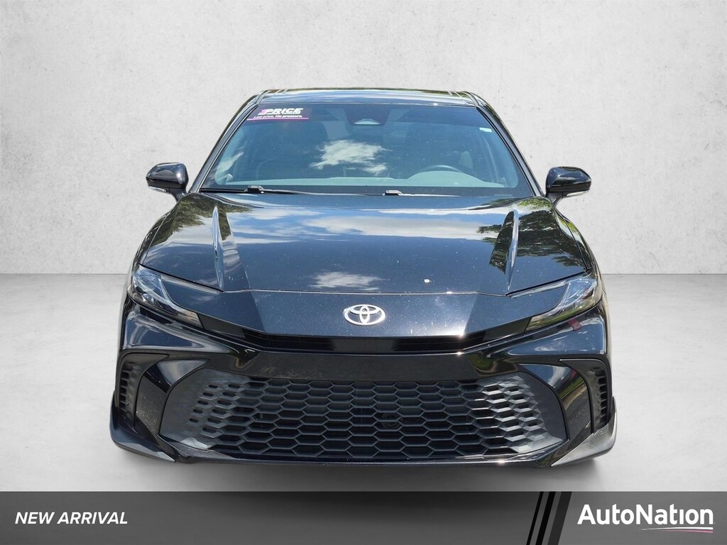 Used 2025 Toyota Camry SE Sedan