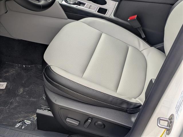 2025 Ford Escape Platinum photo 4