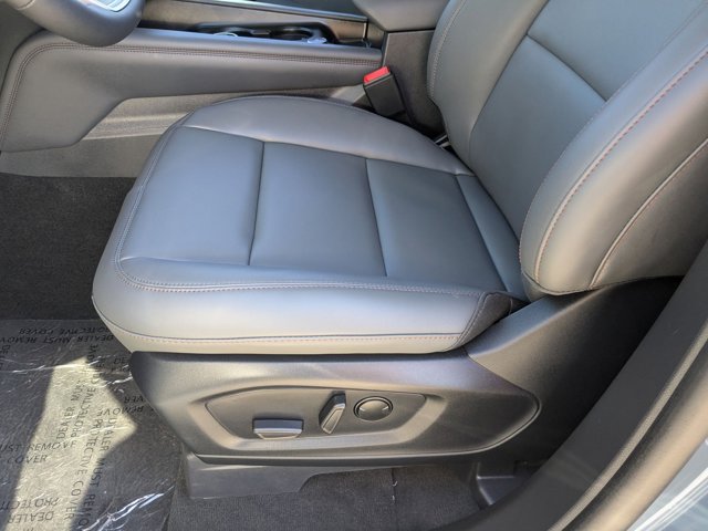 2025 Ford Explorer photo 3