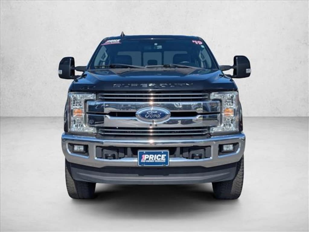 Used 2019 Ford F-250 LARIAT Truck Crew Cab