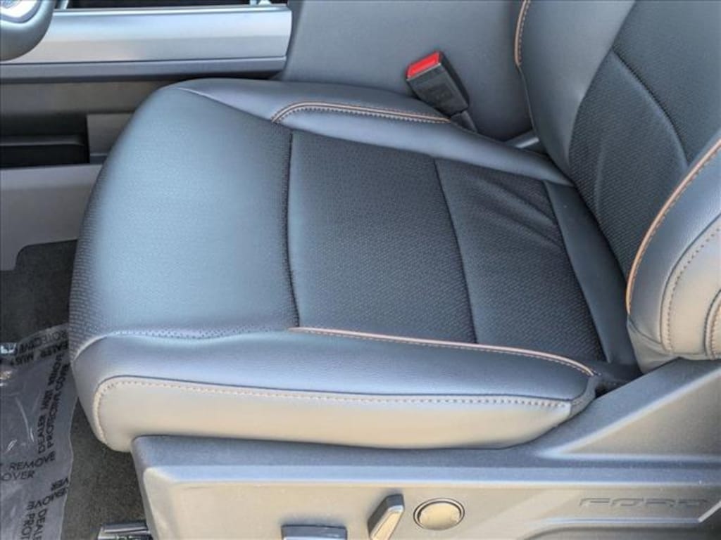 New 2026 Ford F-250 LARIAT Truck Crew Cab