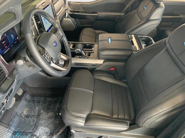 2025 Ford F-150 Platinum photo 4