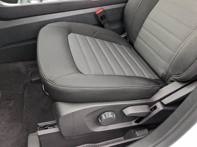2024 Ford Edge SE photo 4