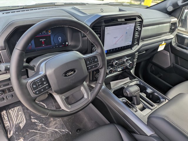 2025 Ford F-150 Lariat photo 3