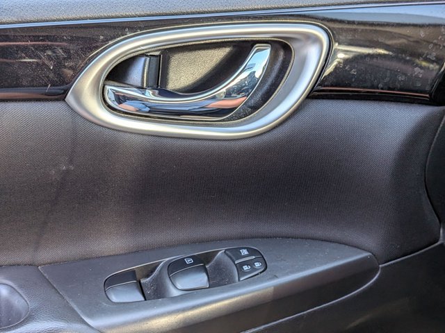 2019 Nissan Sentra SV photo 2