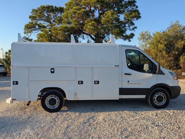 2019 Ford Transit Cutaway photo 2