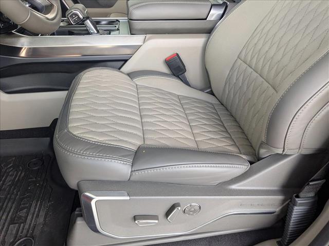 2025 Ford F-150 Platinum photo 4
