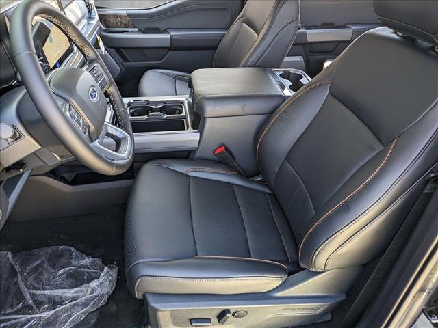 2025 Ford F-250 Lariat photo 4