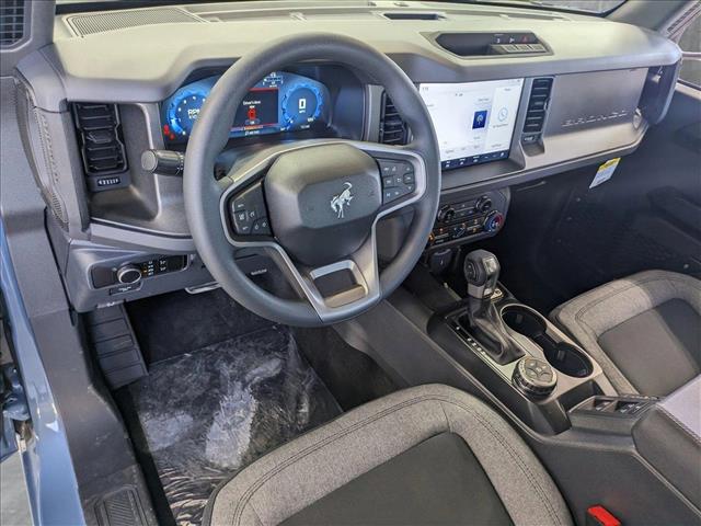 2025 Ford Bronco Base photo 3