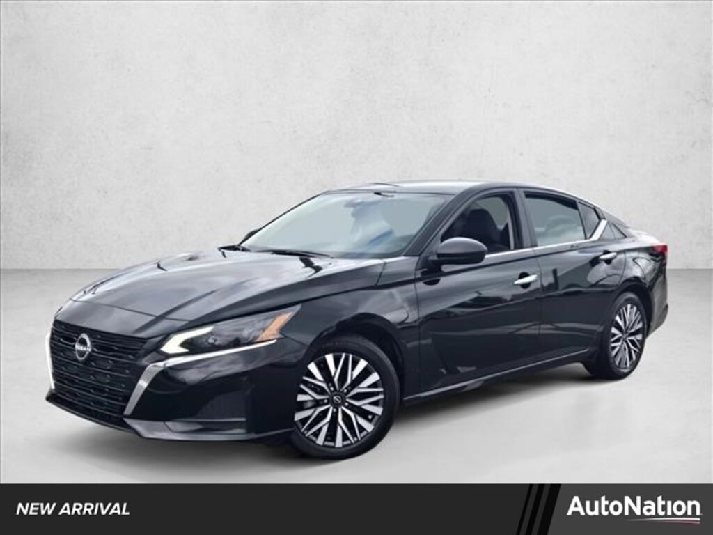Used 2024 Nissan Altima 2.5 SV Sedan