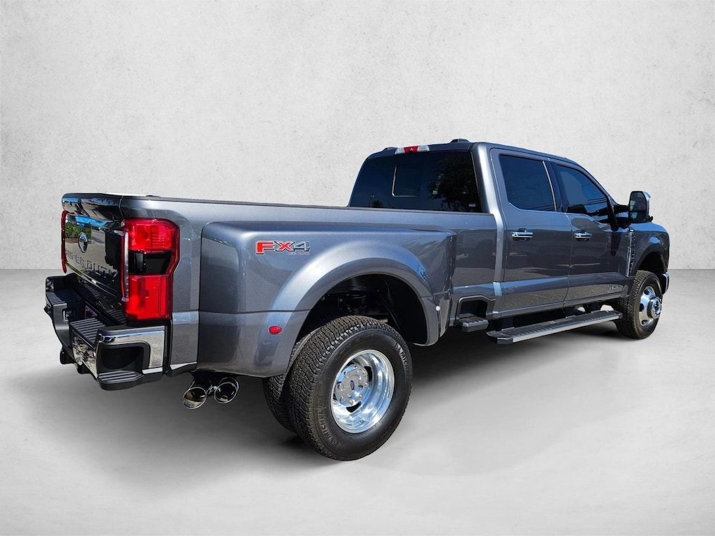 New 2026 Ford F-350 LARIAT Truck Crew Cab
