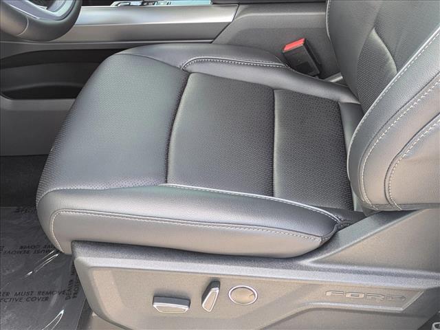2025 Ford F-150 Lariat photo 4