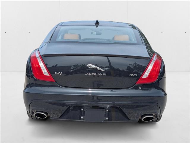 2019 Jaguar XJ R-Sport photo 4