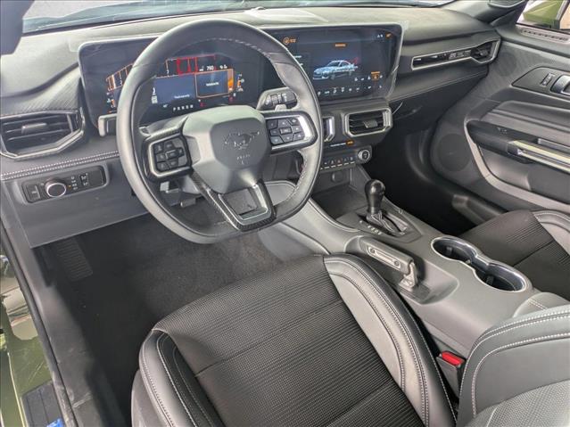 2025 Ford Mustang GT Premium photo 3
