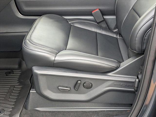 2025 Ford Expedition MAX Platinum photo 4