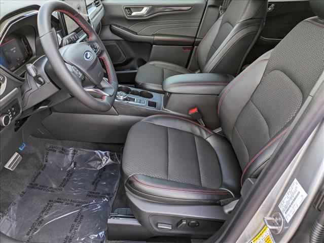 2024 Ford Escape ST-Line photo 4