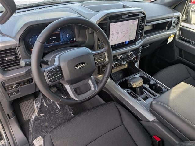 2025 Ford F-150 XLT photo 3