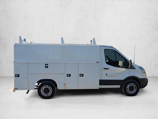 2019 Ford Transit Cutaway photo 2