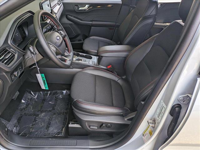 2025 Ford Escape ST-Line photo 4