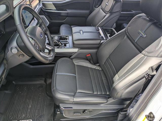 2025 Ford F-150 Platinum photo 4
