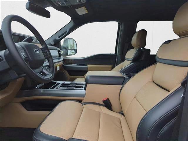 2025 Ford F-350 Lariat photo 4