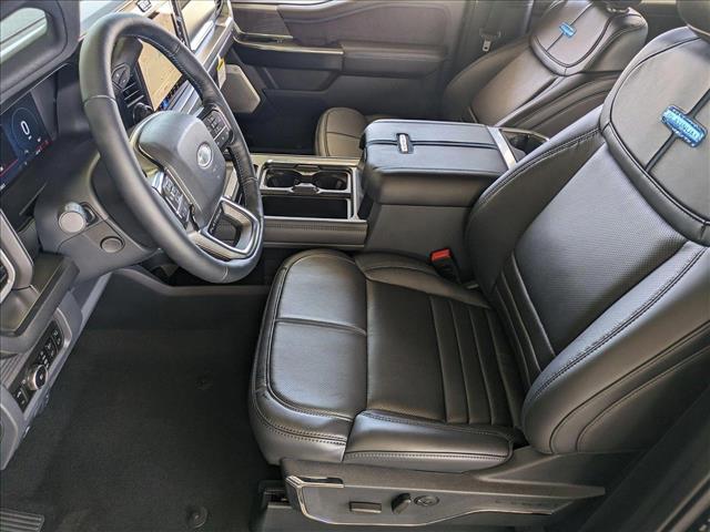2025 Ford F-250 Platinum photo 4