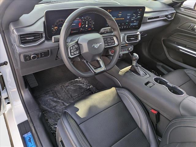 2025 Ford Mustang EcoBoost Premium photo 3