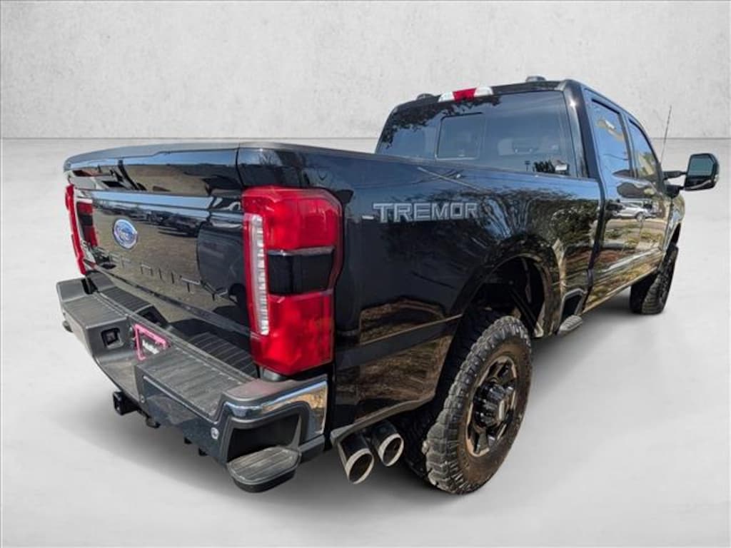 New 2026 Ford F-250 LARIAT Truck Crew Cab