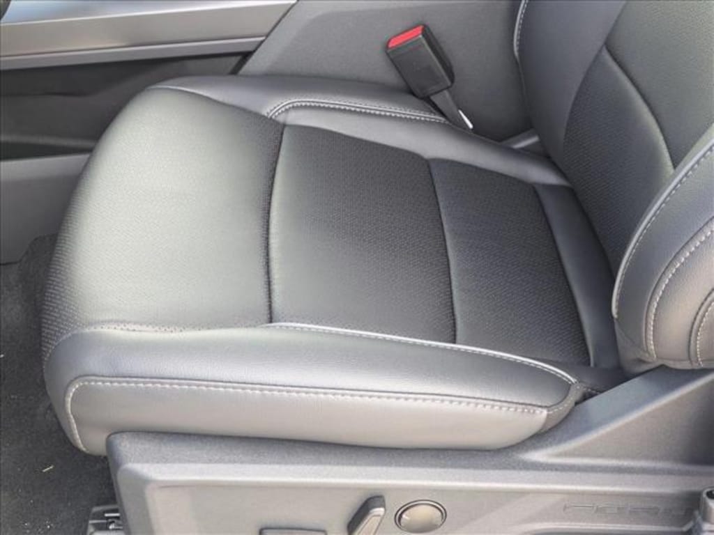 New 2025 Ford F-150 LARIAT Truck SuperCrew Cab