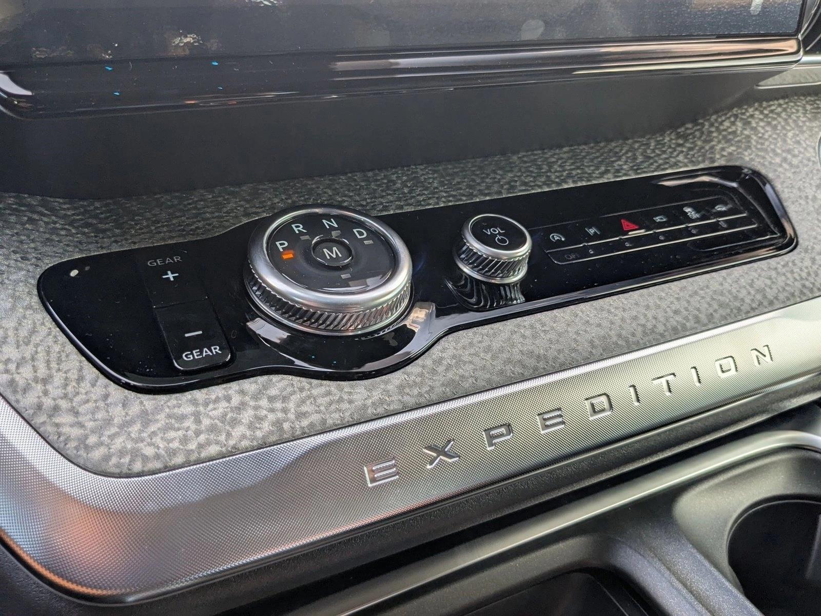 2025 Ford Expedition Tremor - Photo 14