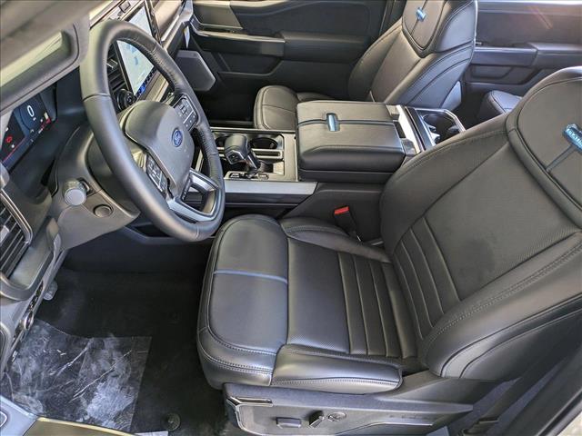 2025 Ford F-150 Platinum photo 4