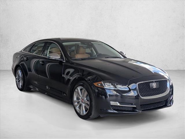 2019 Jaguar XJ R-Sport photo 3