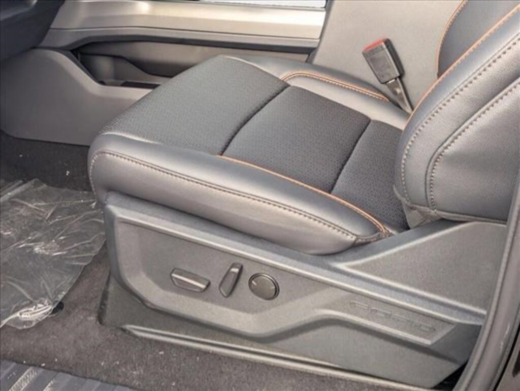 New 2026 Ford F-250 LARIAT Truck Crew Cab