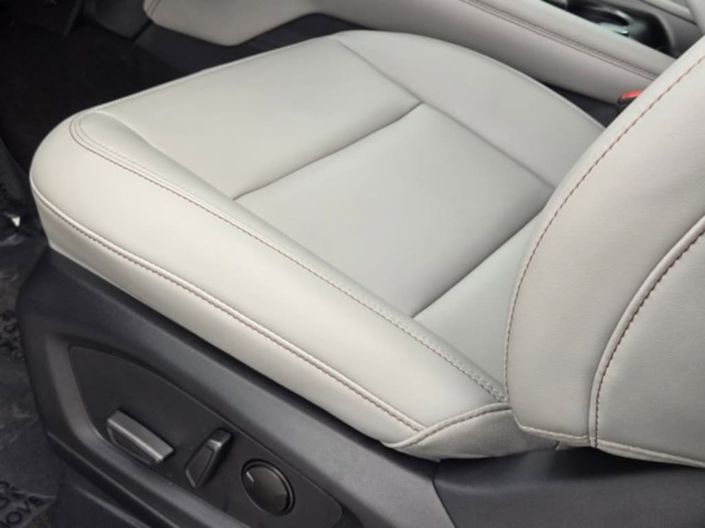 New 2025 Ford Explorer Active SUV