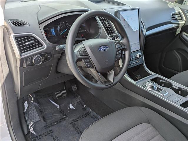 2024 Ford Edge SE photo 3