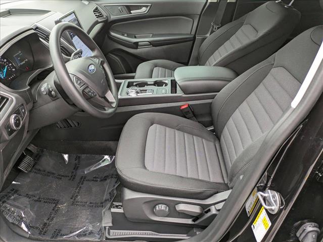 2024 Ford Edge SE photo 4