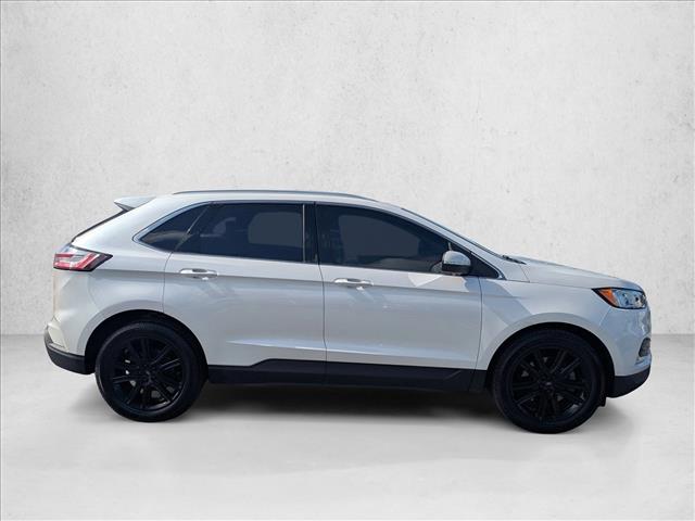 2019 Ford Edge Titanium photo 3