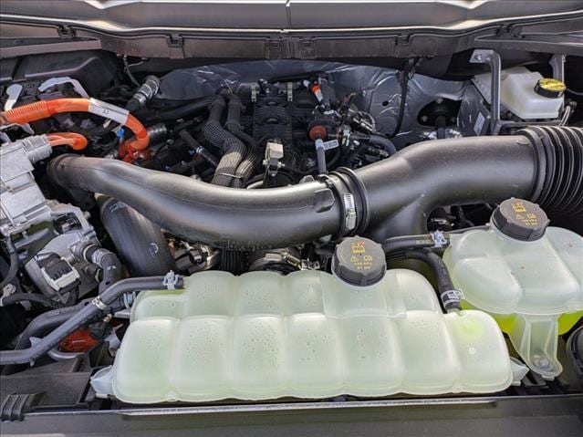 2025 Ford F-150 XLT - Photo 17